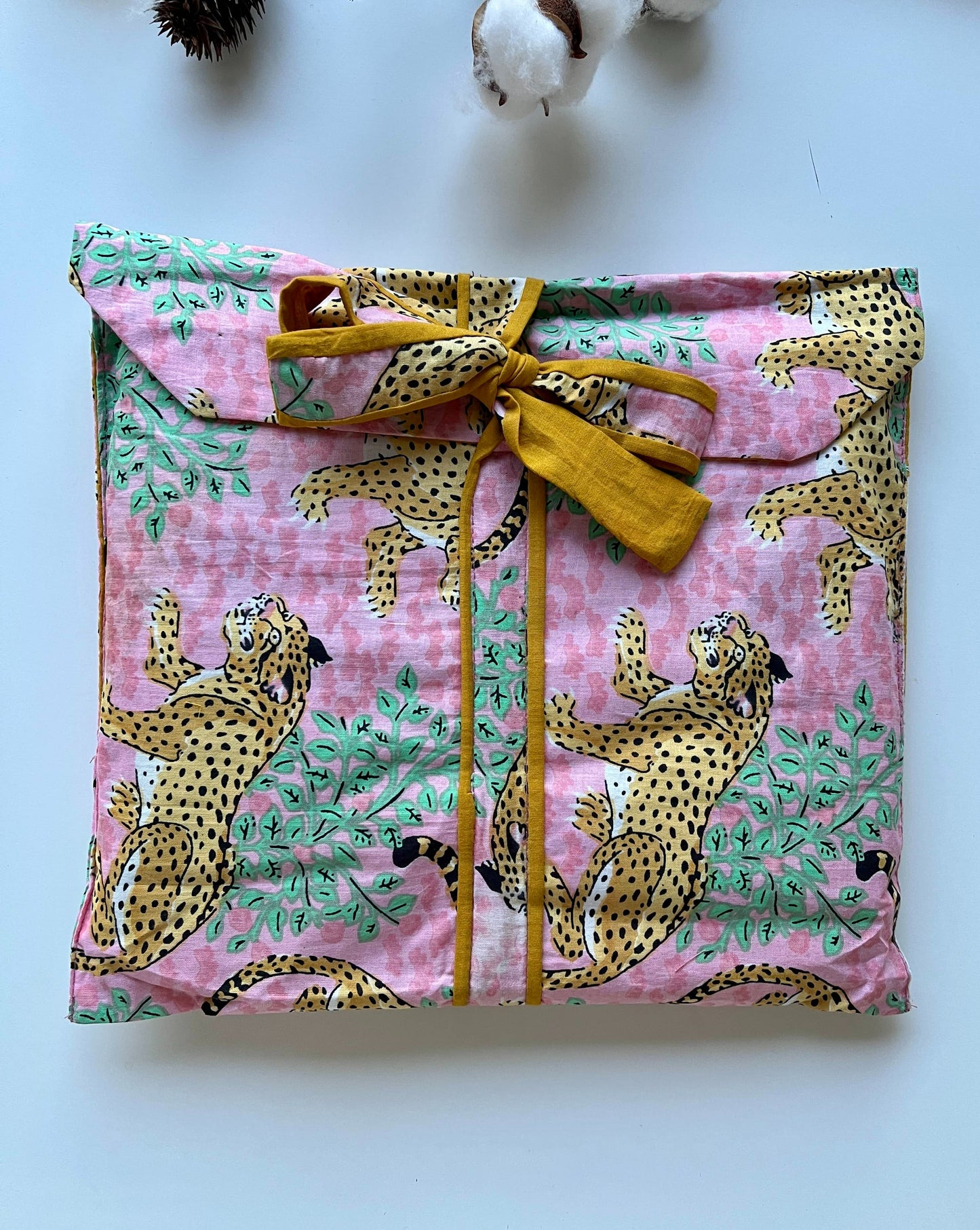 Pijama Largo de Algodón TIGERS PINK – Hecho a Mano en la India