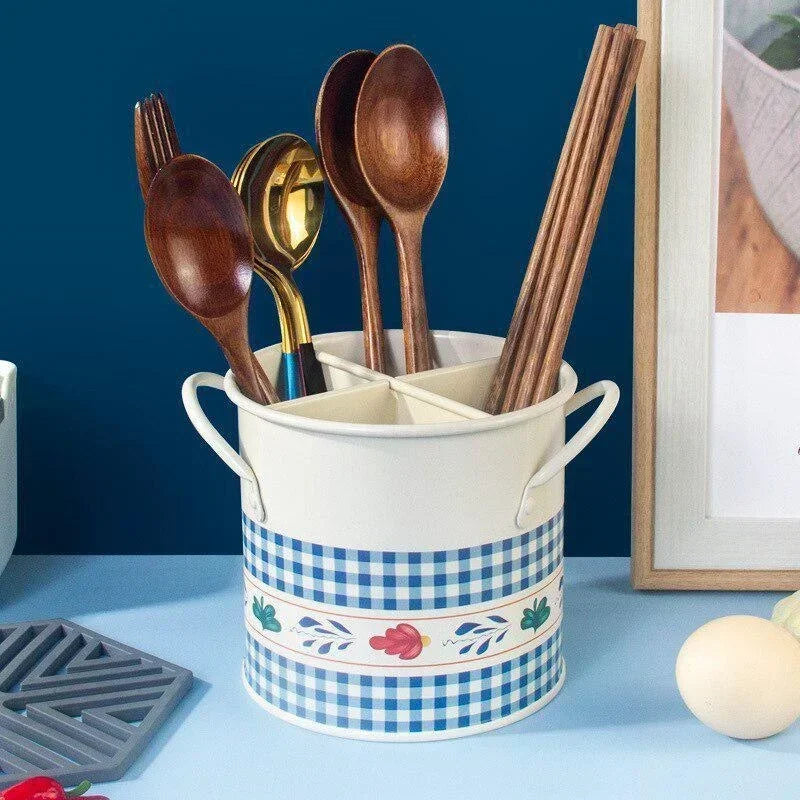 Organizador de Cubiertos Retro – Cubo Metálico con Divisiones para Cocina Estilo Rústico