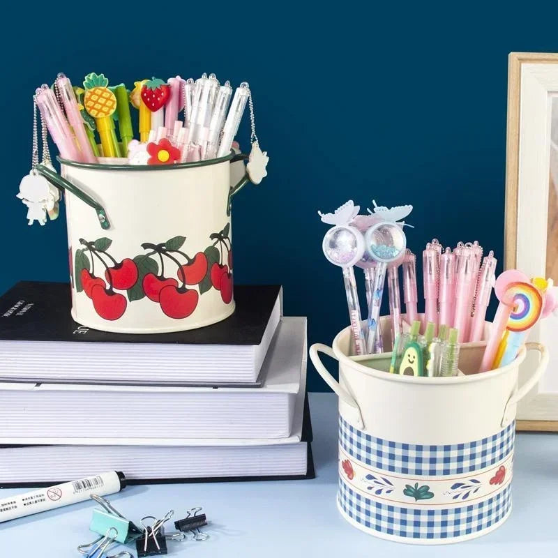 Organizador de Cubiertos Retro – Cubo Metálico con Divisiones para Cocina Estilo Rústico