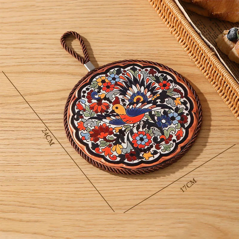 Salvamantel de Cerámica con Base de Corcho y Cuerda para Colgar – Aislante para Platos, Tazas o Sartenes