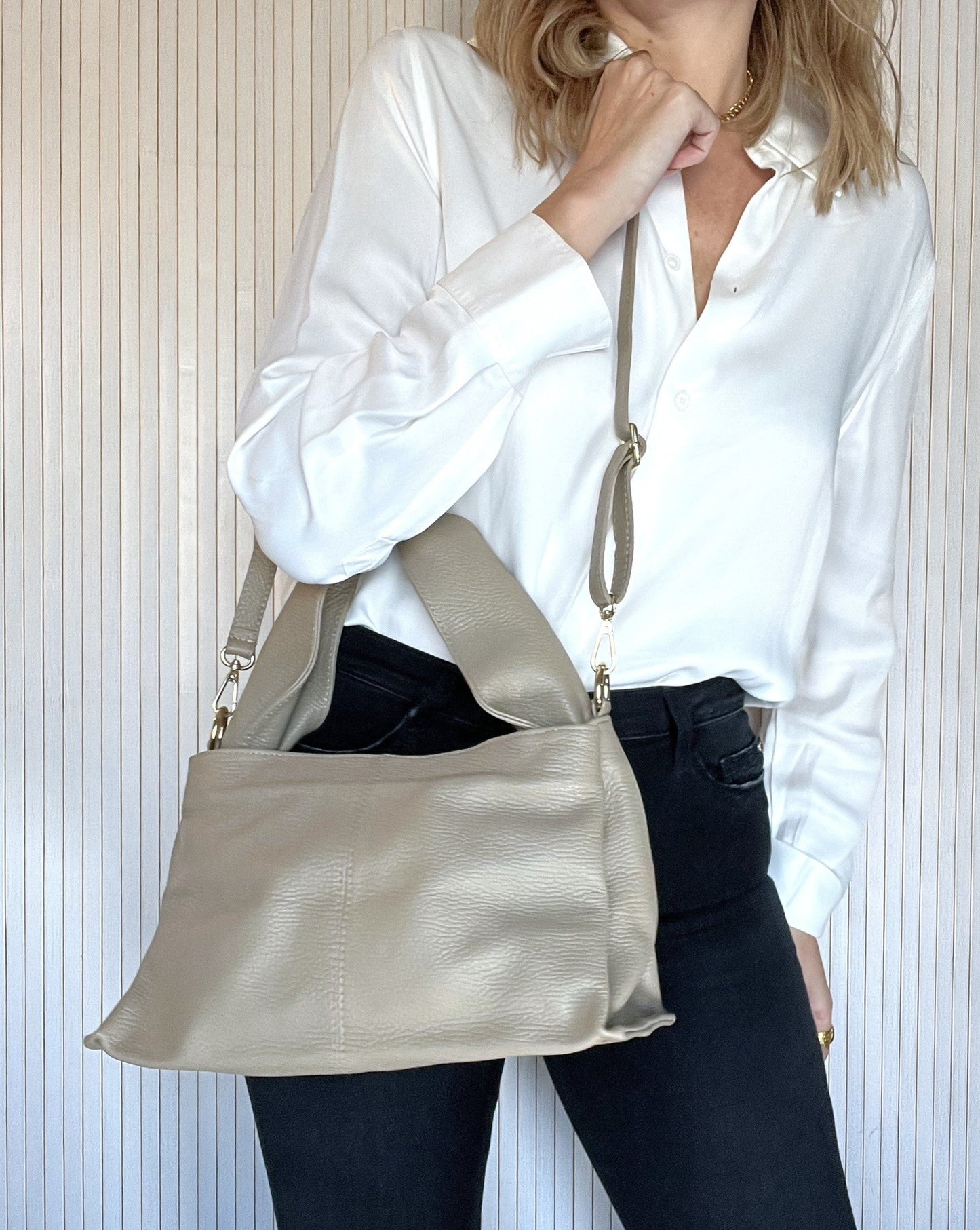 Bolso De Piel Con Asa Gruesa Y Tira Bandolera - Beige-Pepa Comanechi-Bolsos,Bolsos de piel