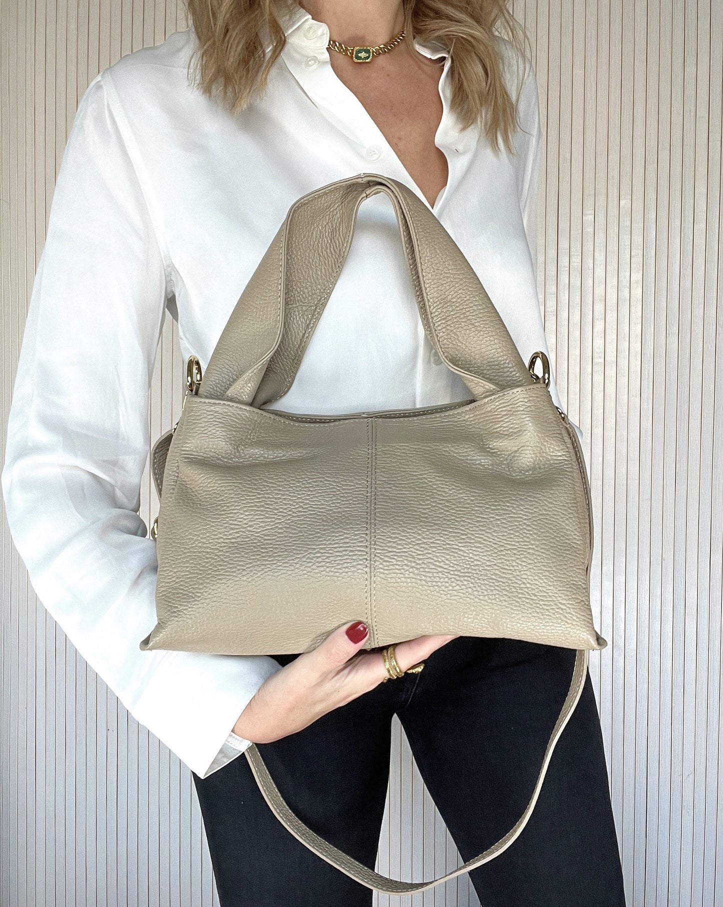 Bolso De Piel Con Asa Gruesa Y Tira Bandolera - Beige-Pepa Comanechi-Bolsos,Bolsos de piel