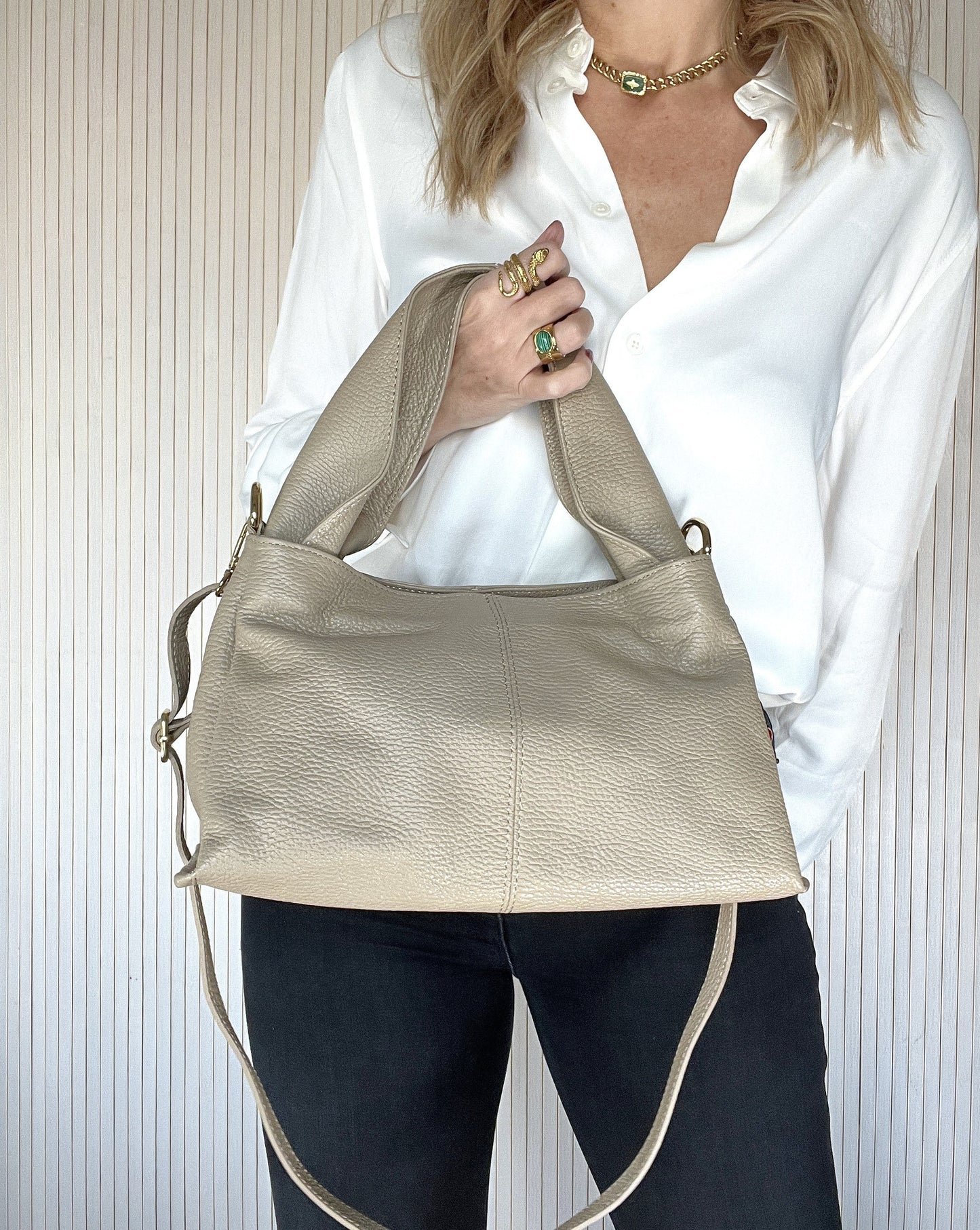 Bolso De Piel Con Asa Gruesa Y Tira Bandolera - Beige-Pepa Comanechi-Bolsos,Bolsos de piel