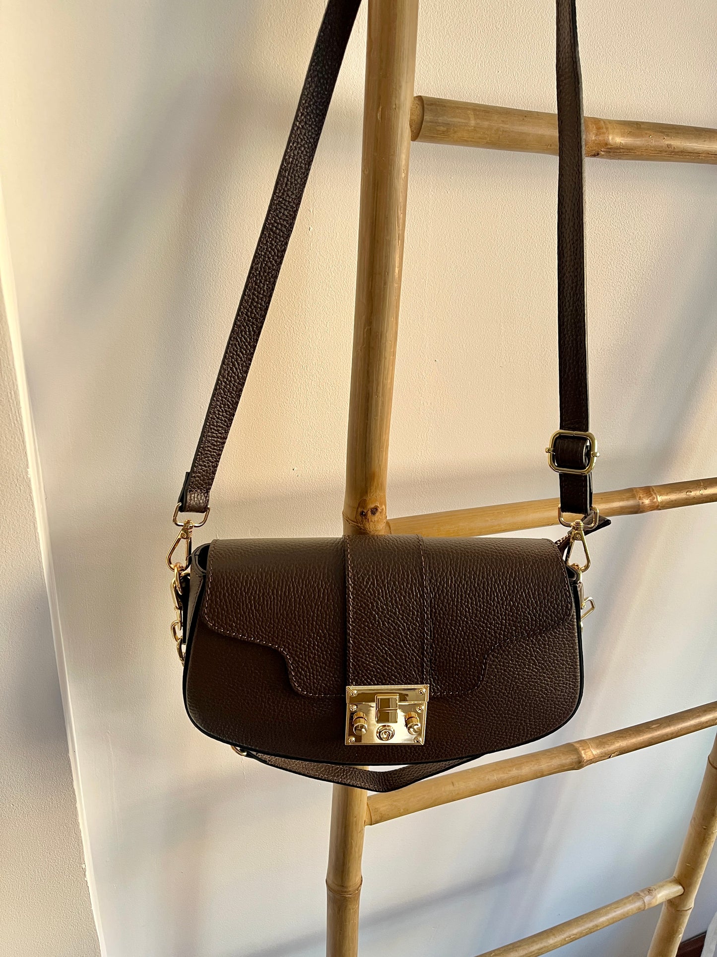 Bolso de Hombro de Piel con Solapa - Marrón Chocolate