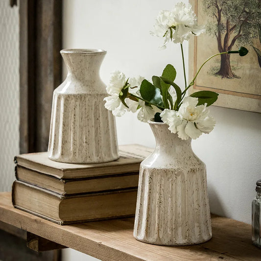 Jarrón de Cerámica Vintage – Ideal para Flores Secas o Decoración Floral