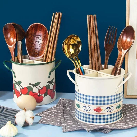 Organizador de Cubiertos Retro – Cubo Metálico con Divisiones para Cocina Estilo Rústico