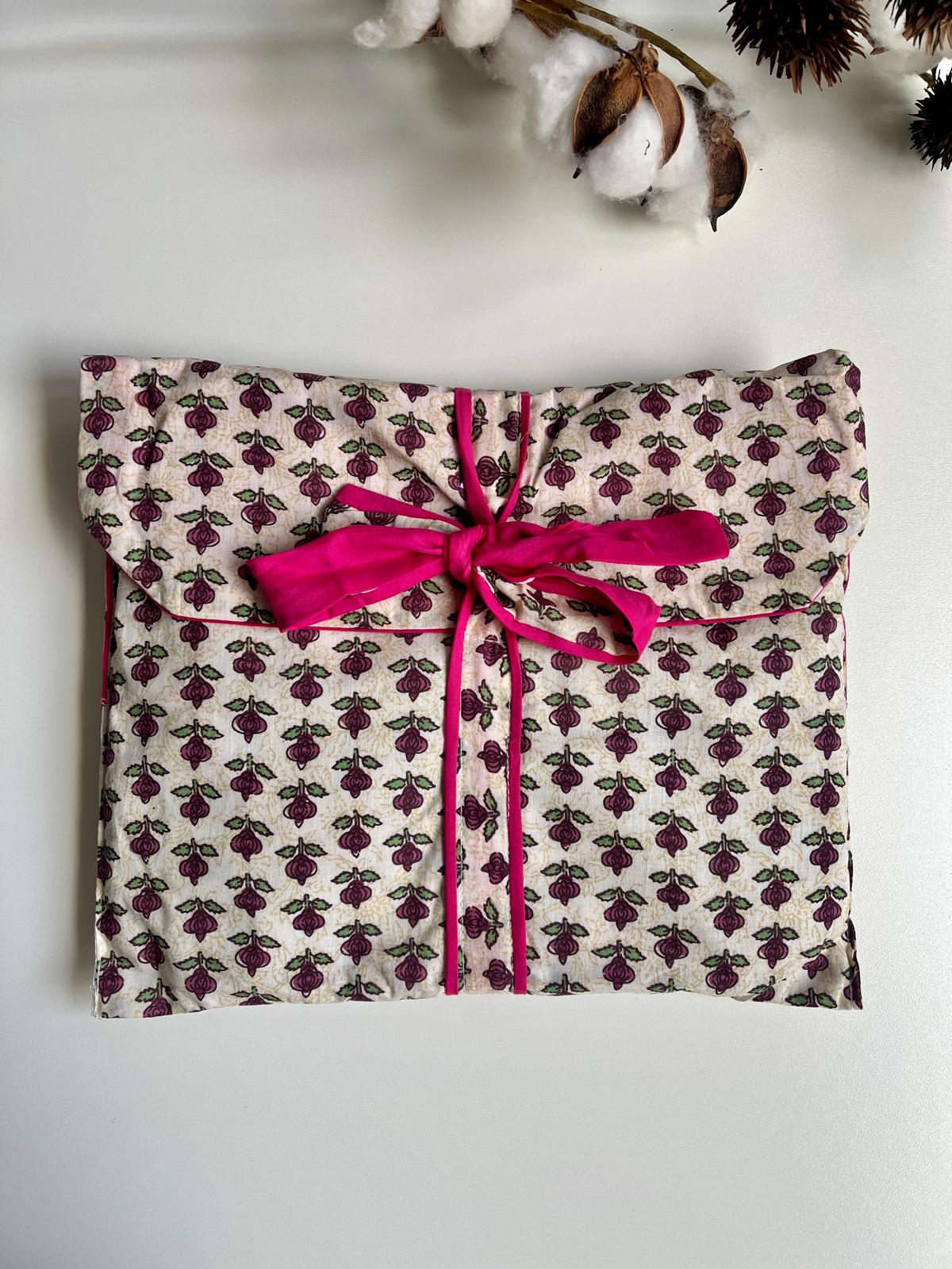 Pure Cotton Pajamas with Matching Bag. Teal and White - Size S