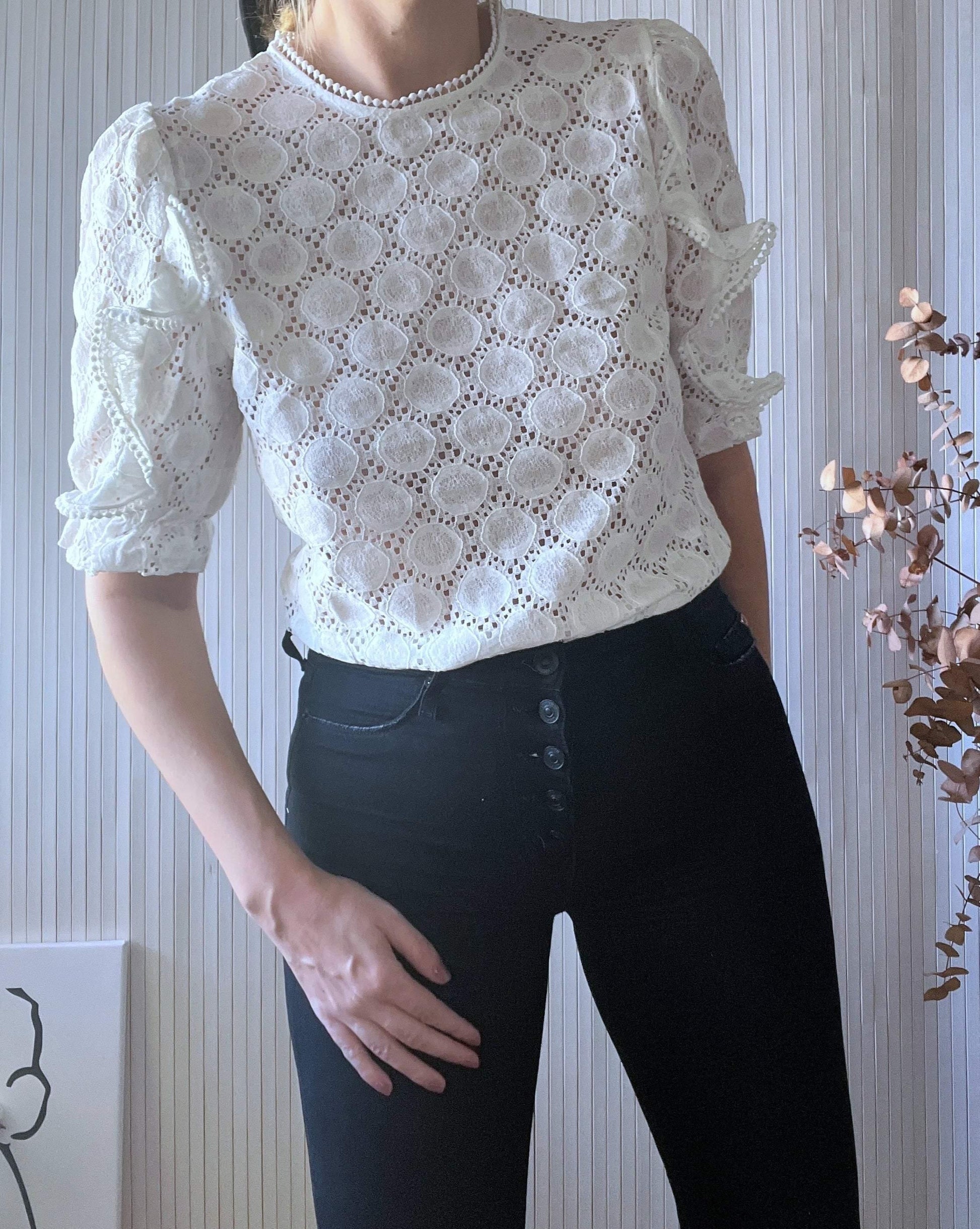 Top Blanco Tejido Perforado-Pepa Comanechi-camisas,ROPA
